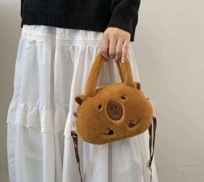Bolso de Peluche Capibara con Tirante para Hombro 20 cm